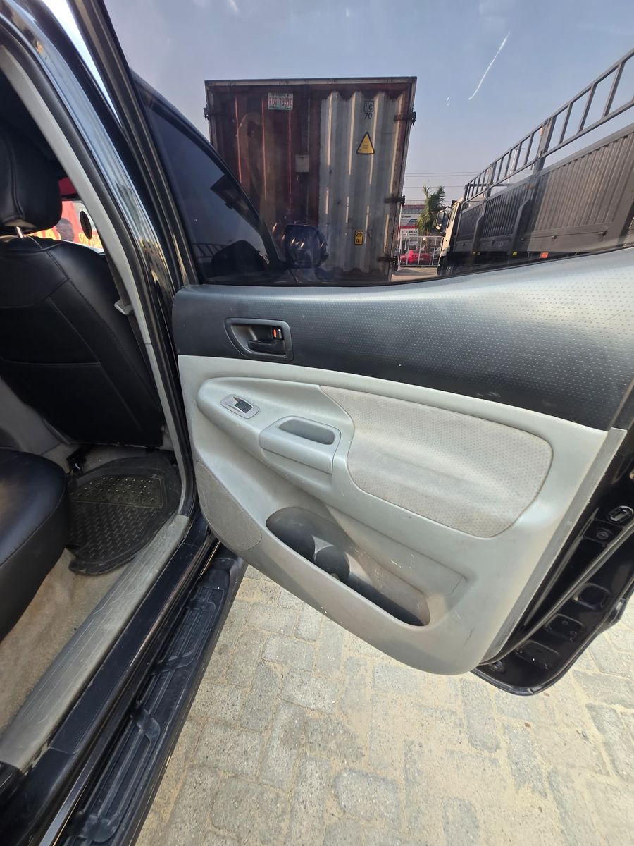 Toyota Hilux 2009 11