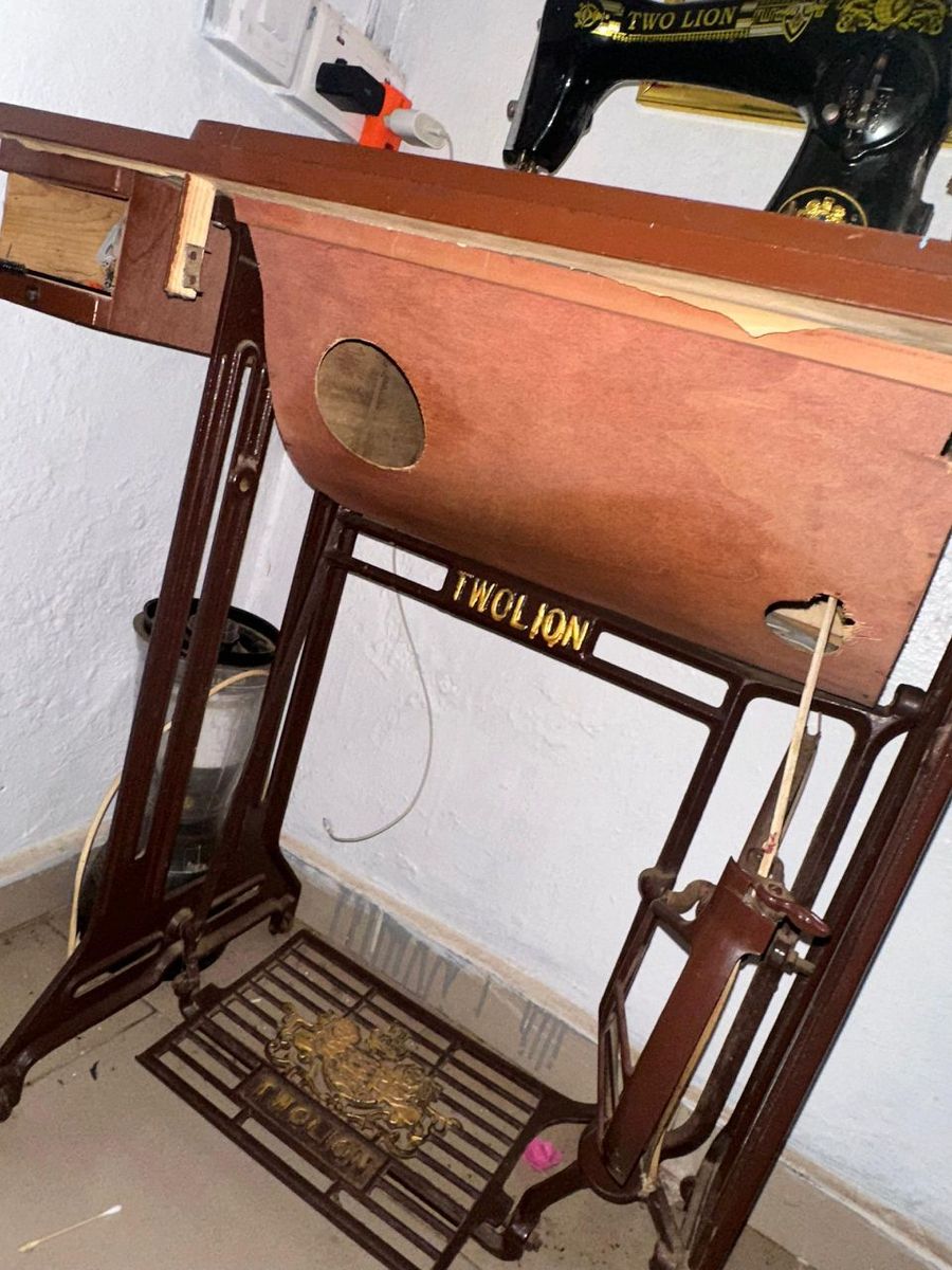 Lion Sewing Machine 2