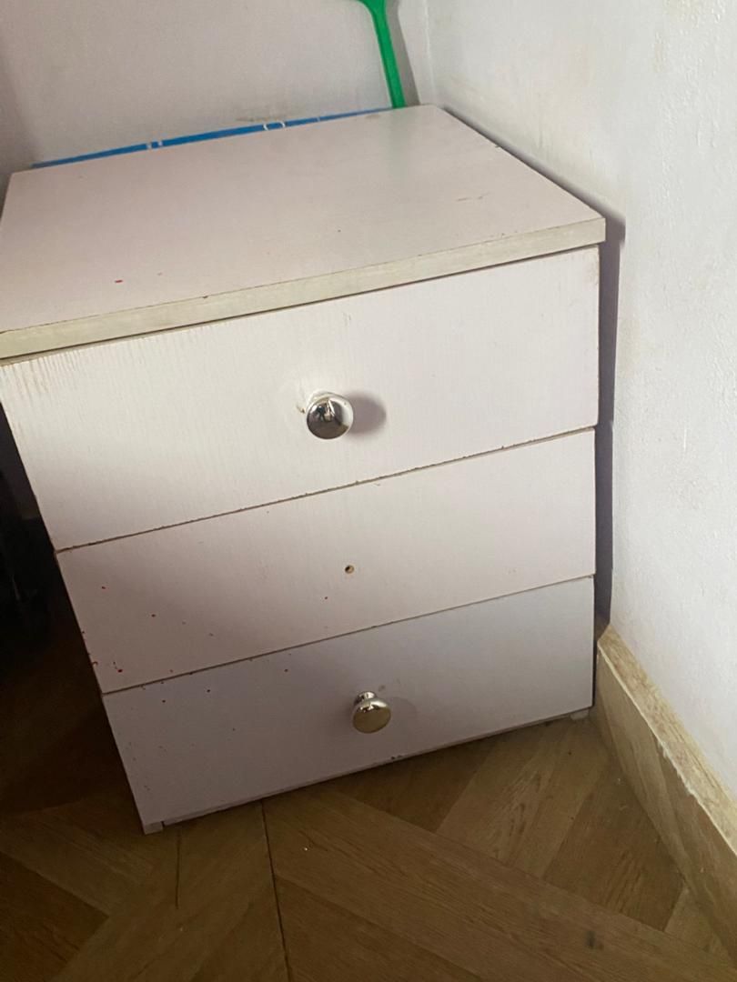 Dresser With Side Shelf