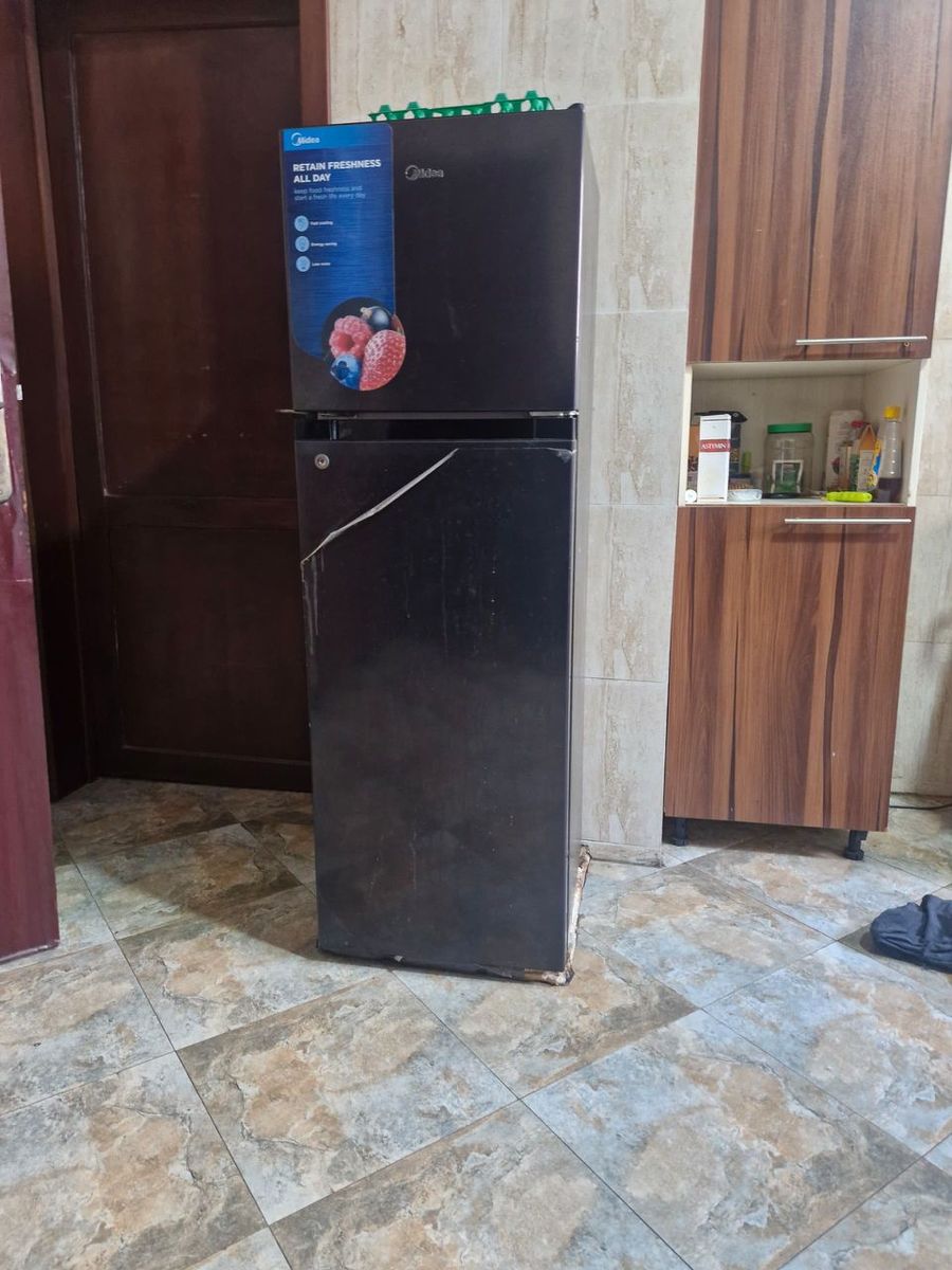 Midea 173L Refrigerator 2